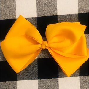 Beautifully hand made bows & accessories